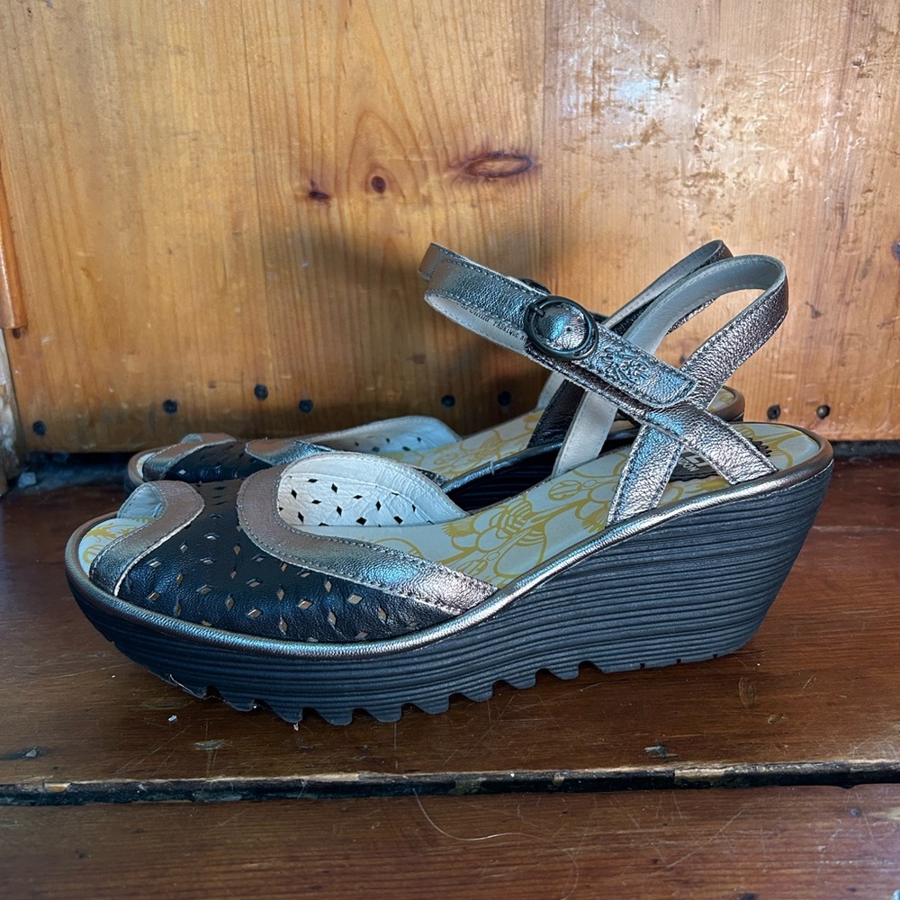 Fly London Ydel  Shoes Womens 41 Wedge Peep Toe Copper  Concrete Black